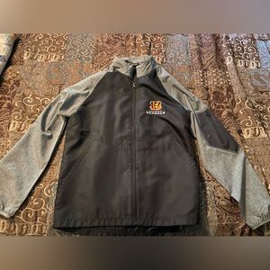 Dunbrooke Bengals Hurricane Raglan Full-Zip Windbreaker, NWOT Men’s size Medium